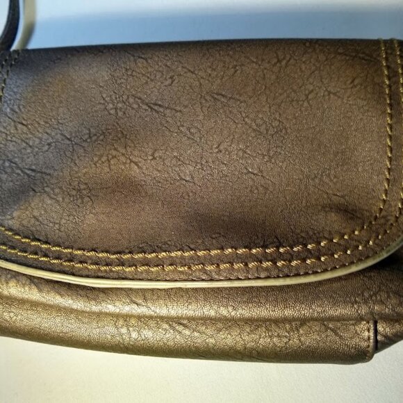 NO name soft bronze metallic purse - Picture 1 of 10